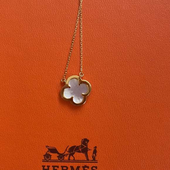 New CLOVER Necklace 18K Gold Plated Sterling Silver - Picture 8 of 9